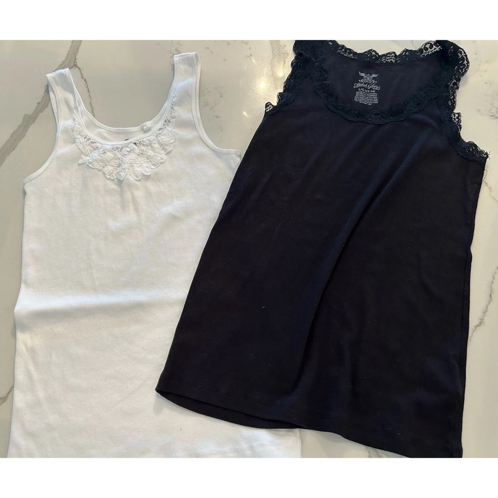 Vtg SO Ribbed Tank Tops 2 Fit Size 10‎ Stretchy Black Lace White Appliqué